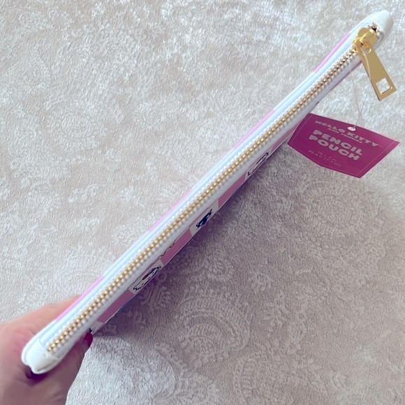 Brand New Hello Kitty Checkered Pink & White Large Zippered Pouch, Pin & Pencils - Picture 12 of 16